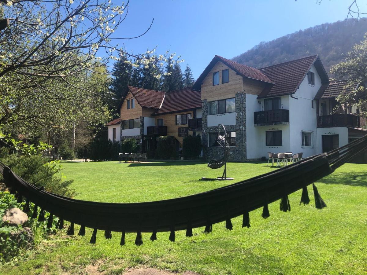 Garden Retreat (adults Only) Pensión Bran (Brasov)